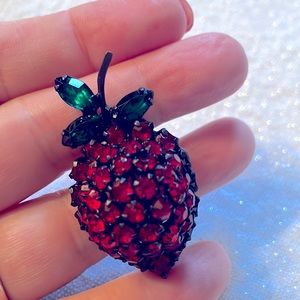 Warner vintage Brooch